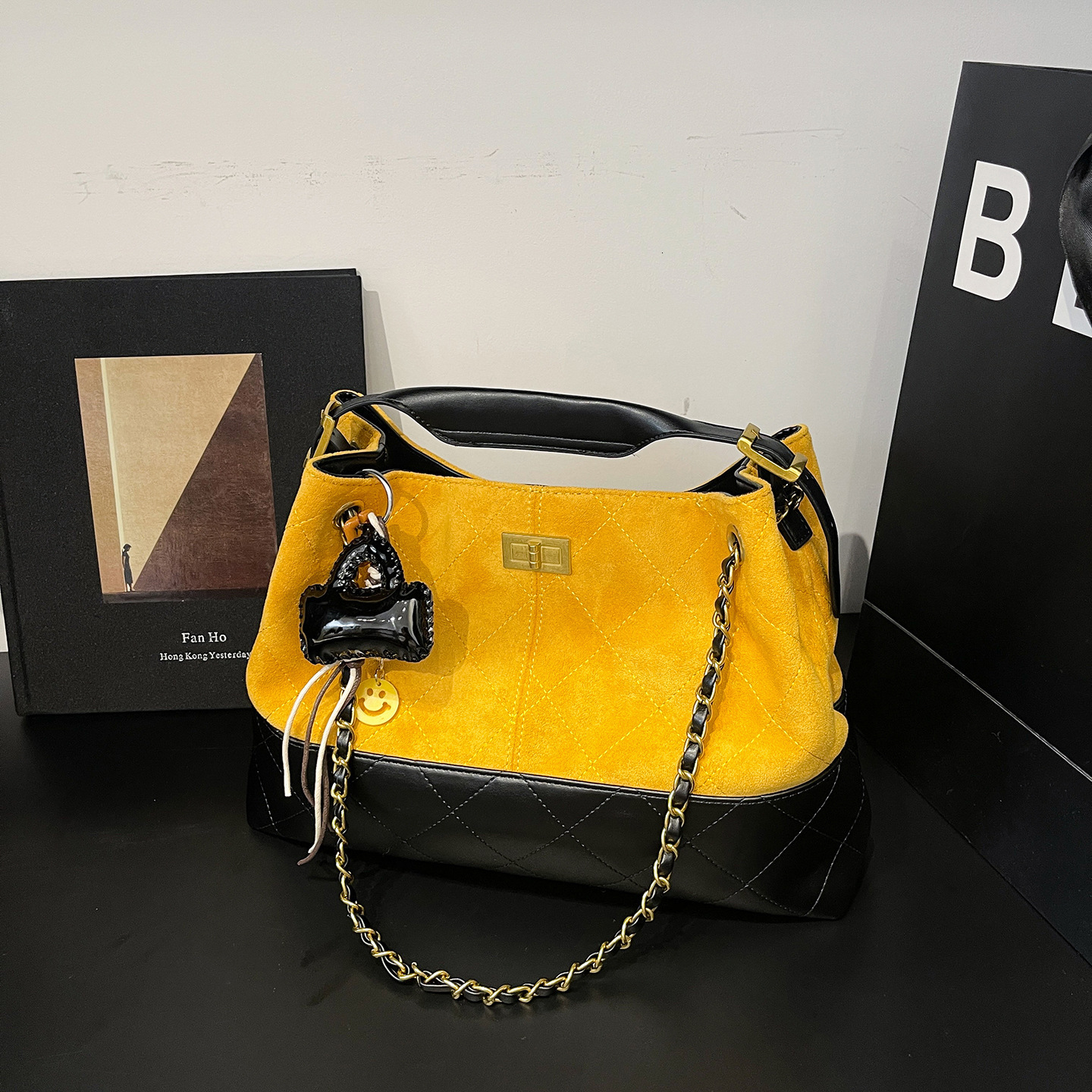 Luxury Brand Designer Bag Style Suede Chain Commuter Tote Bag For Women 2025 New Large Capacity Vintage Niche Single Shoulder Crossbody Bag