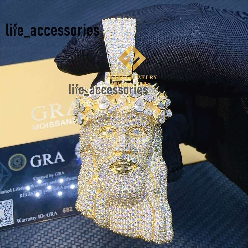 Iced Out Shining Man Jewelry Hip Hop Sier Yellow Gold Plated Vvs1 Pear Moissanite Diamond Jesus Pendant