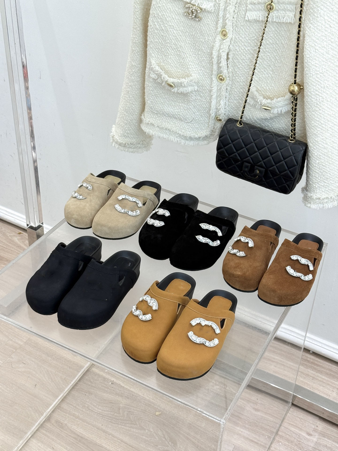 NEW High Quality Designers Luxury Slippers Slide slip-on sandals Diamond decoration Mules Half Shoes Leather Backless Casual Shoes Loafers Slippers