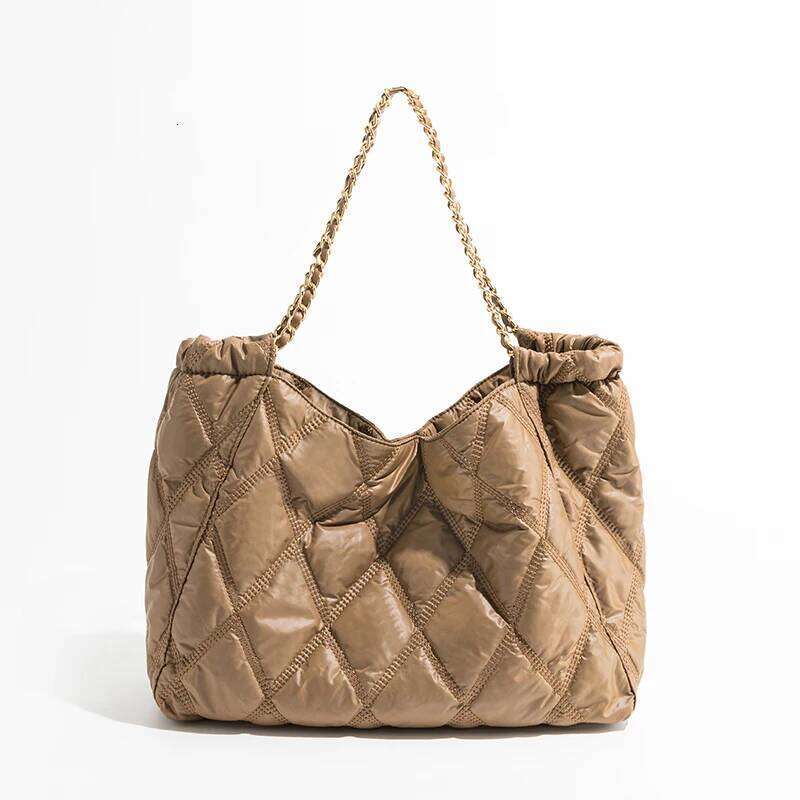 Hot Selling Casual Lingge Quilted Women Shoulder Designer Chains Padded Lady Handbags Nylon Large Capacity Tote Bag Big Puffy Bags Designer Bags