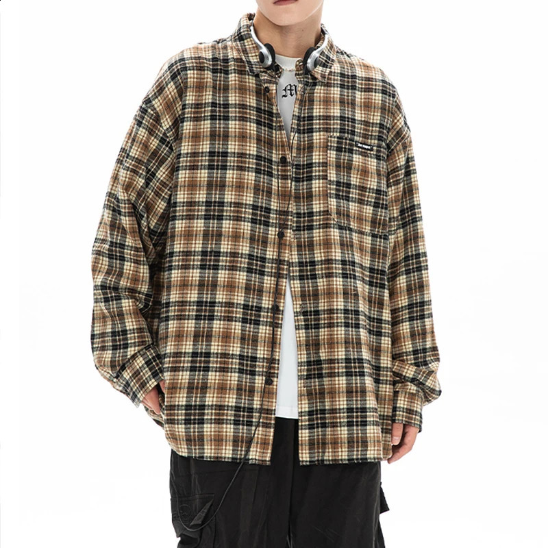 Autumn Casual Mens Pocket Plaid Long Sleeve Shirt Fashion Vintage Loose Shirts Handsome Harajuku Couples Cozy All-match Shirt 250823