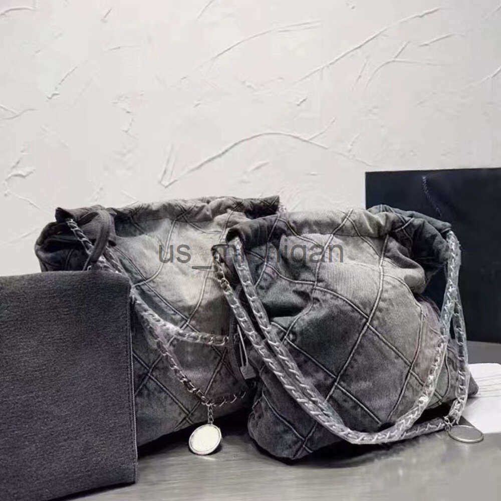 Cosmetic Bags Cases Luxury Denim Shoulder Classic Jean Shopping Totes Bag With Purses Inside Silver Chain Hardware New Casual Handbag L26816