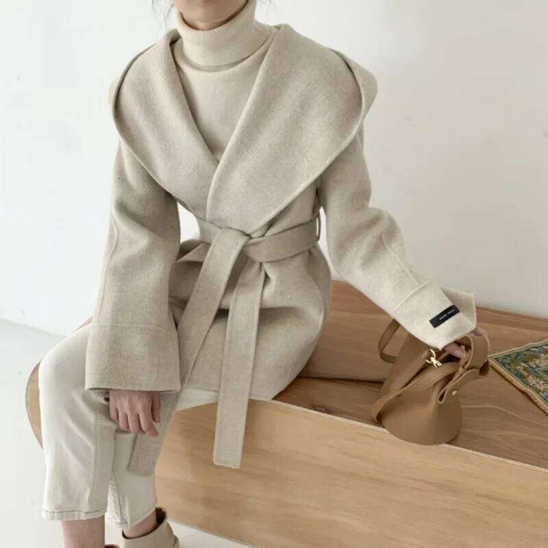 Women's Wool Short Hooded Woolen Coat Women's Korean Style Autumn Winter New Belted Cloak Small Size Tweed Jacket Slimming Waist Belt