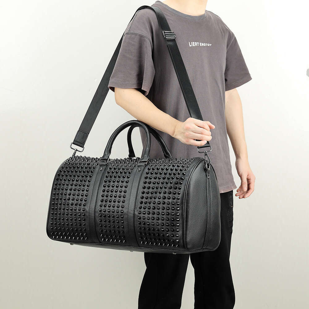 Designer Bag Tote Bag Shoulder Bag Large Personality High Capacity Storage Business Trip Travel Handbag Heavy Craft Punk Rivet Shoulder Bag