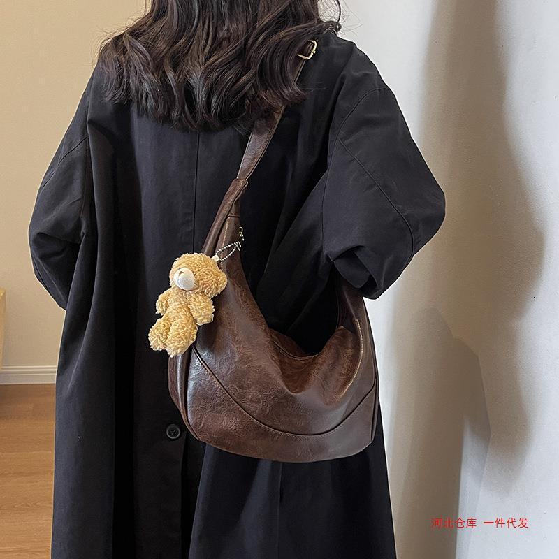 Women's Crossbody Bag 2023 New Autumn Winter Large Capacity Versatile Niche Luxury Bagdesigner Free Shipping High-end Retro Single Shoulder Dum