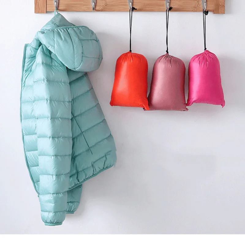 15 Colors Women Hooded Puffer Jackets Spring Winter 90% White Duck Down Female Coats Ultralight Packable Casual Parkas250825