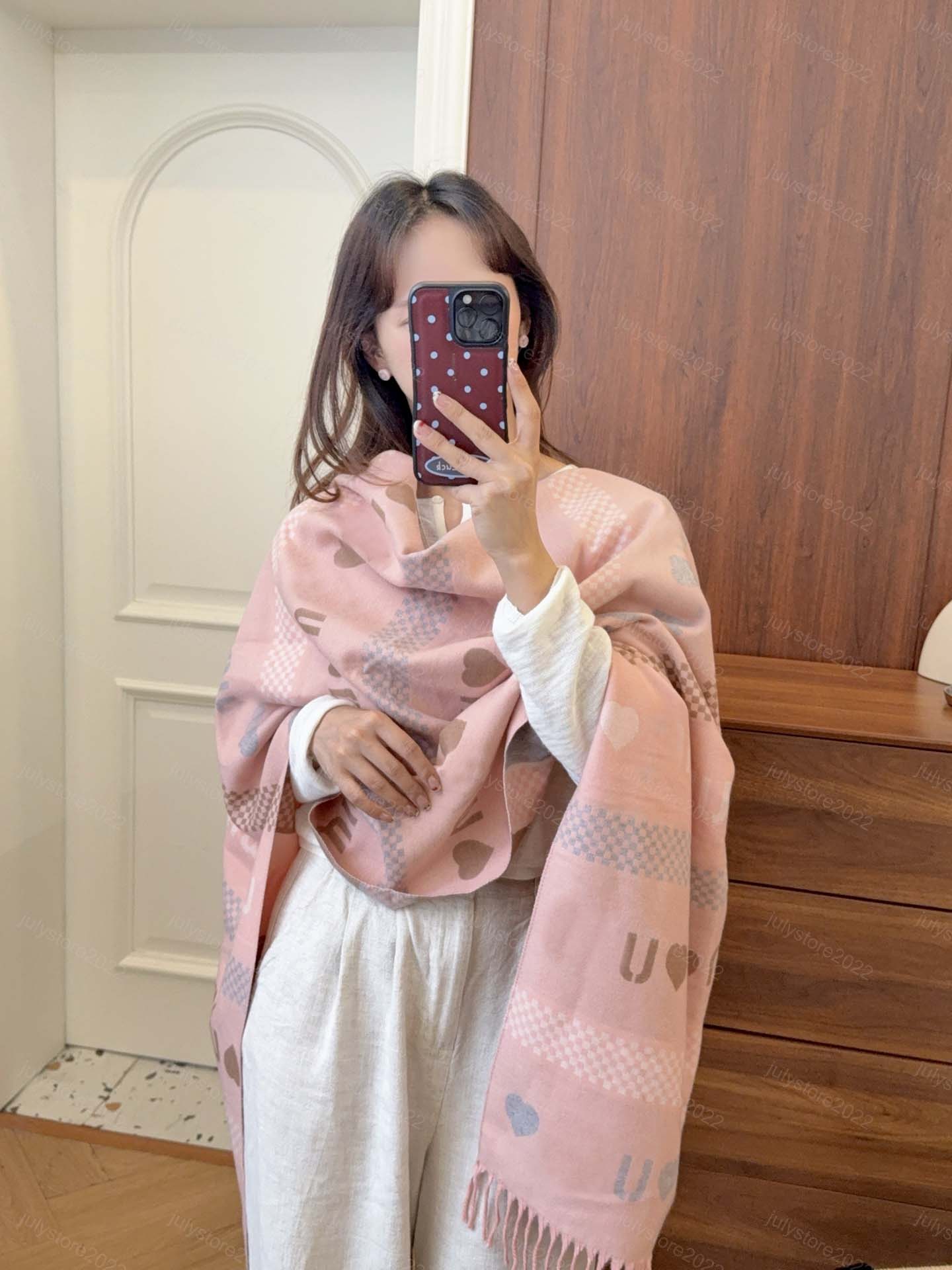 Fashion Scarf Women Wool Designers Scarf Soft Touch Warm Packaging Autumn and Winter Long Shawl Brown Hearts Tassel Scarves Stole Poncho Pashmina 63