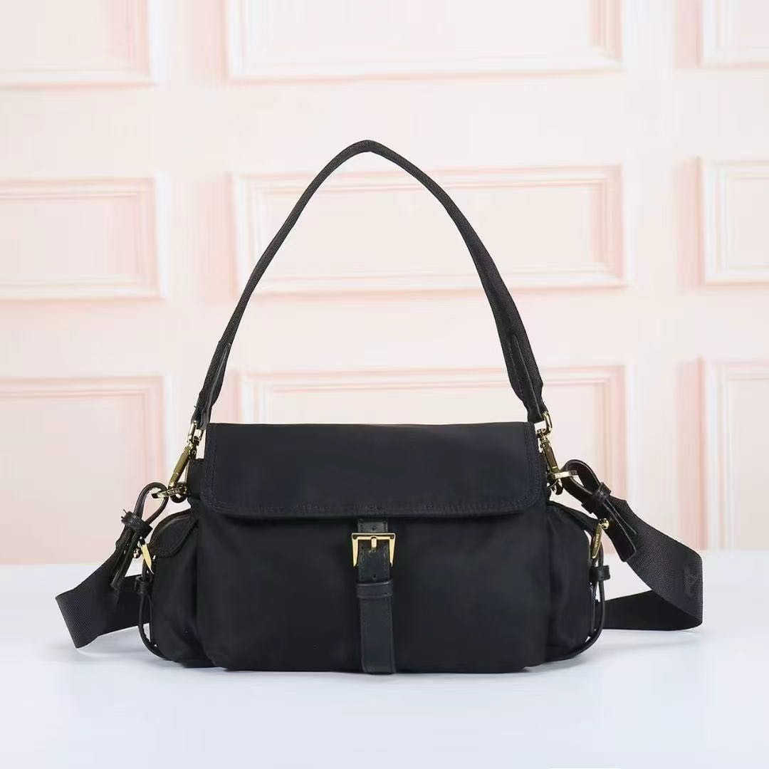 Designer Women's Messenger Bag Underarm Multi-Pocket Nylon Cloth Strap Cowhide Shoulder Bag Large Capacity Commuter Tote Bag Casual Multifuncti