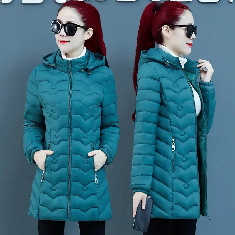 Autumn winter Warm thin quilted jacket Longsleeved Jacket Parkas Hooded middle age women cottonpadded tops mother Cotton c250825