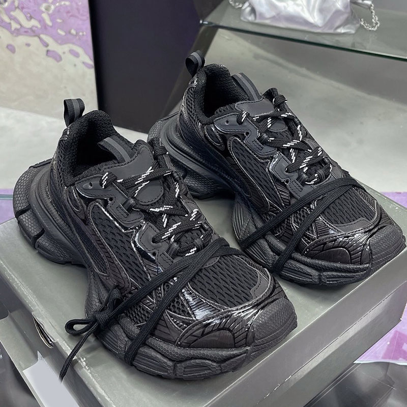 MENS 3XL TRAINERS IN BLACK designer sneakers luxury couple casual shoes wear resistant rubber sole decorated with sign sneakers classic sports shoes