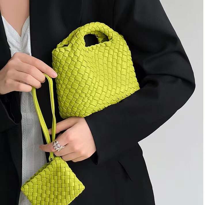 2025 Hot Sale New High-End Design Woven Handmade Mini Tote Bucket Basket Handbag Crossbody Bag for Women