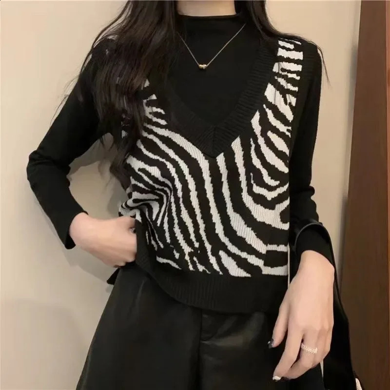 Womens Fashion Retro American VNeck ZebraStripe Knit Tank Top Sleeveless Cropped Vest Autumn Winter Layered Sweater Waistcoat 250815