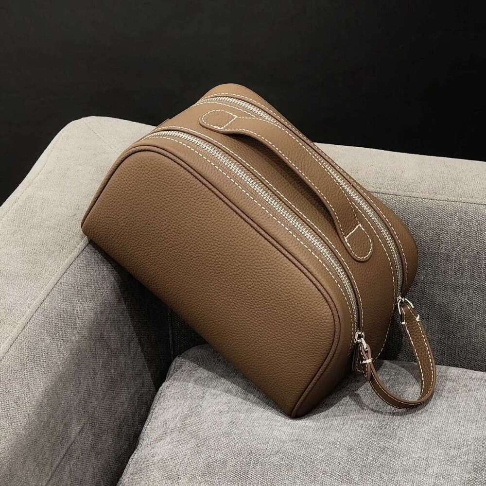 Designer Bag Tote Bag Shoulder Bag High Quality 2025 Autumn New Top Layer Cowhide Makeup Large Capacity Handheld Travel Organizer Portable Toiletry