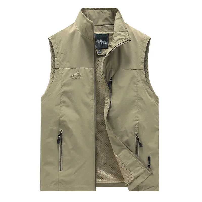 FGKKS Spring Men Waistcoat Outdoor Leisure Solid Color Vest Young Middle-aged Pography Fishing Casual Vest Jacket Male 250825BJ