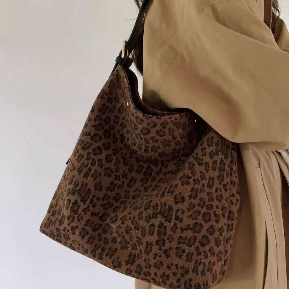 Designer Bags Hot Girl Vintage Leopard Tote Women Fashion Minimalist Spacious Canvas Handbag Large Capacity Refined Premium Shoulder Bag Luxury Bag
