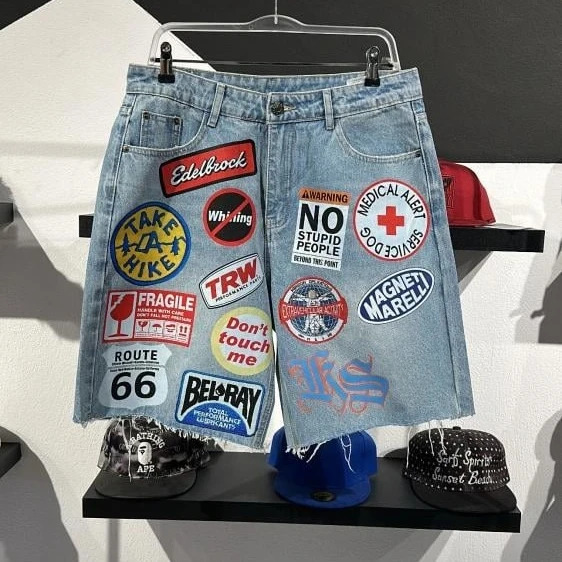 Streetwear Men Women Embroidered Patch Denim Shorts Y2K Jeans Hip Hop Washed Baggy Shorts Low Waist Over The Knee Casual Shorts 250825