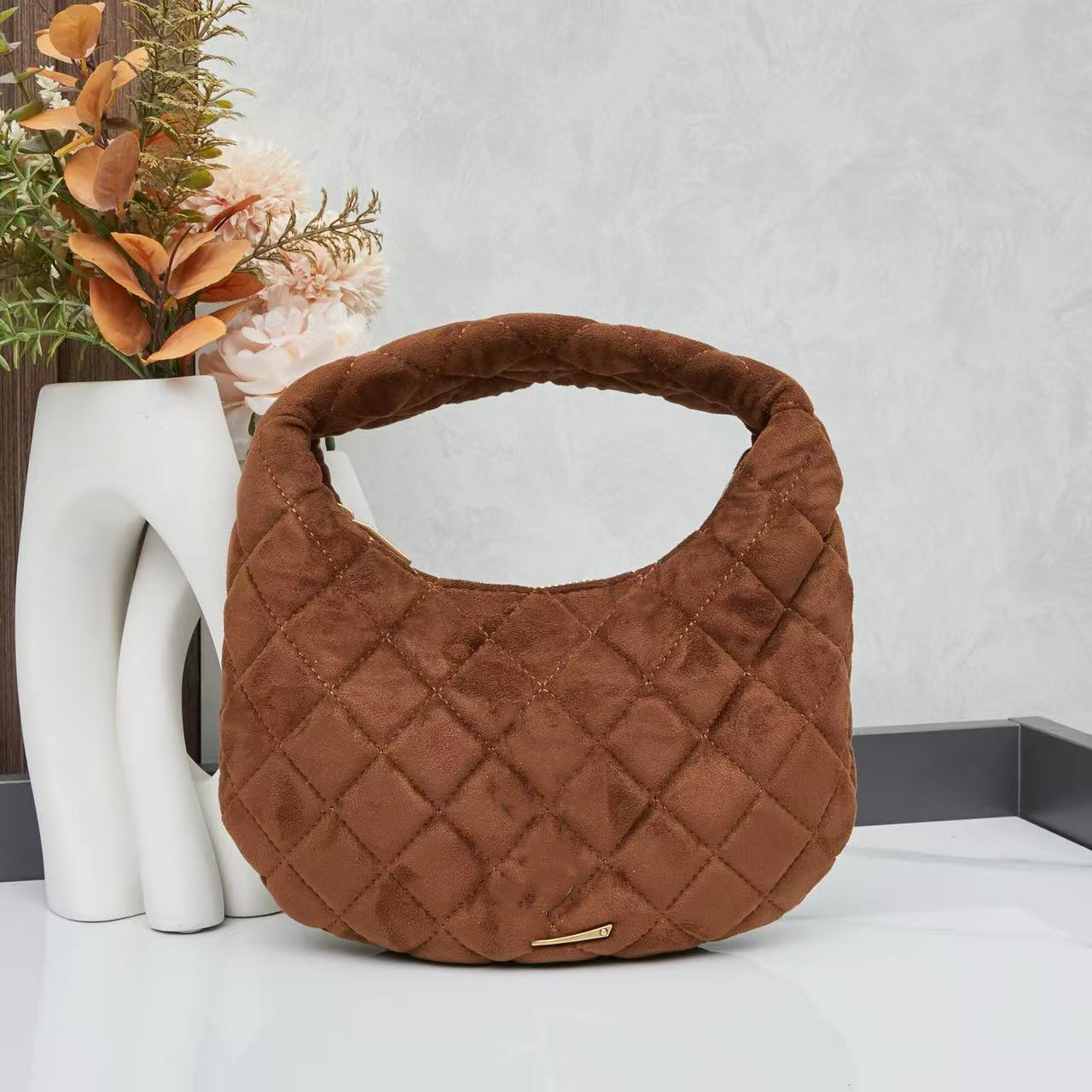 Designer Vintage Tote Bags Brown fuzz designer tote bag crescent shaped exquisite diamond grid pattern handbag Luxury Purses 26cm Y family