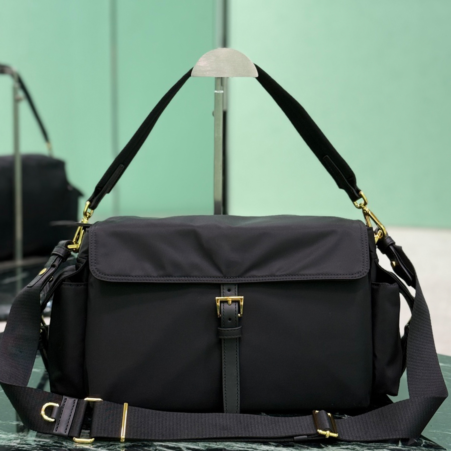 New 10A Explore Large Nylon Shoulder Bag Luxury Designer Golden Hardware Zipper Closure Crossbody Bag Detachable Strap Handbag Fashion Women Casual
