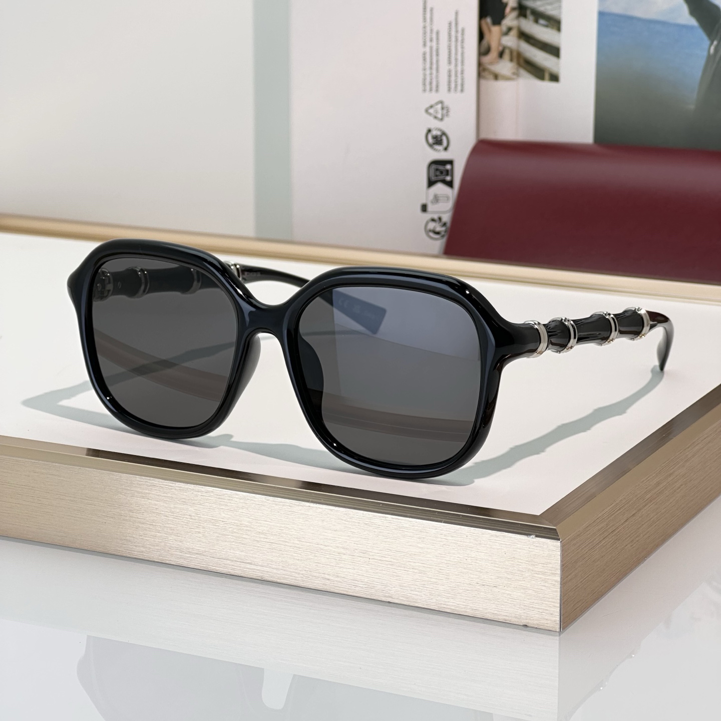 Sunglasses For Men Women Popular 2061 Fashion Summer Travel Avant-Garde Goggles Style Anti-Ultraviolet UV400 Oval Acetate Full Frame Glasses Random