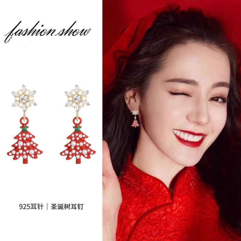 Red pine tree Christmas earrings for women 2025 new popular snowflake earrings light luxury and high-end autumn and winter ear accessories Festival