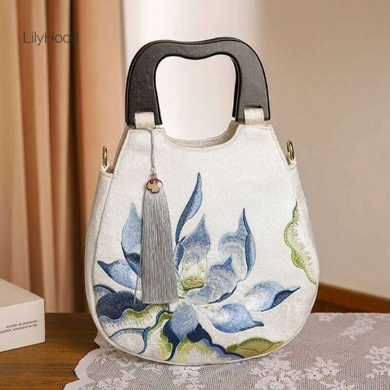 Designer Bags Women Retro Chic Floral Embroidery Fringes Wooden Top-Handle Tote Handbag Vintage Stylish Designer Medium Size Bag Luxury Bag