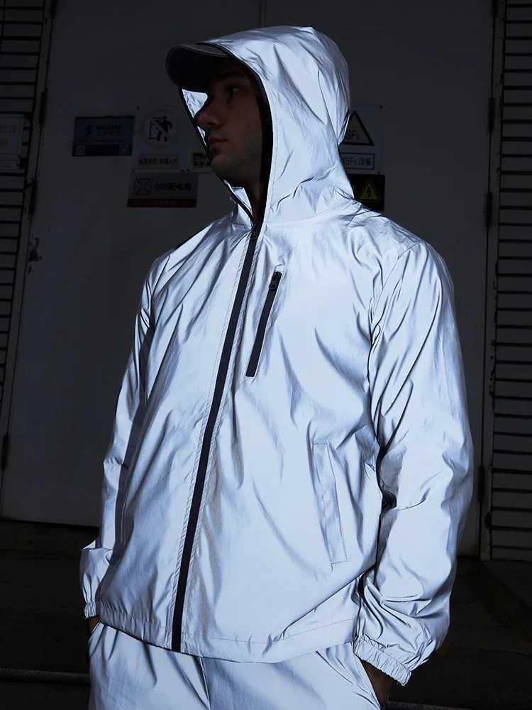 Night Reflective Mens Hooded Jackets Couple Outdoor Windproof Coats Fashion HipHop Streetwear Party Dance Performance ClothingXJ250826