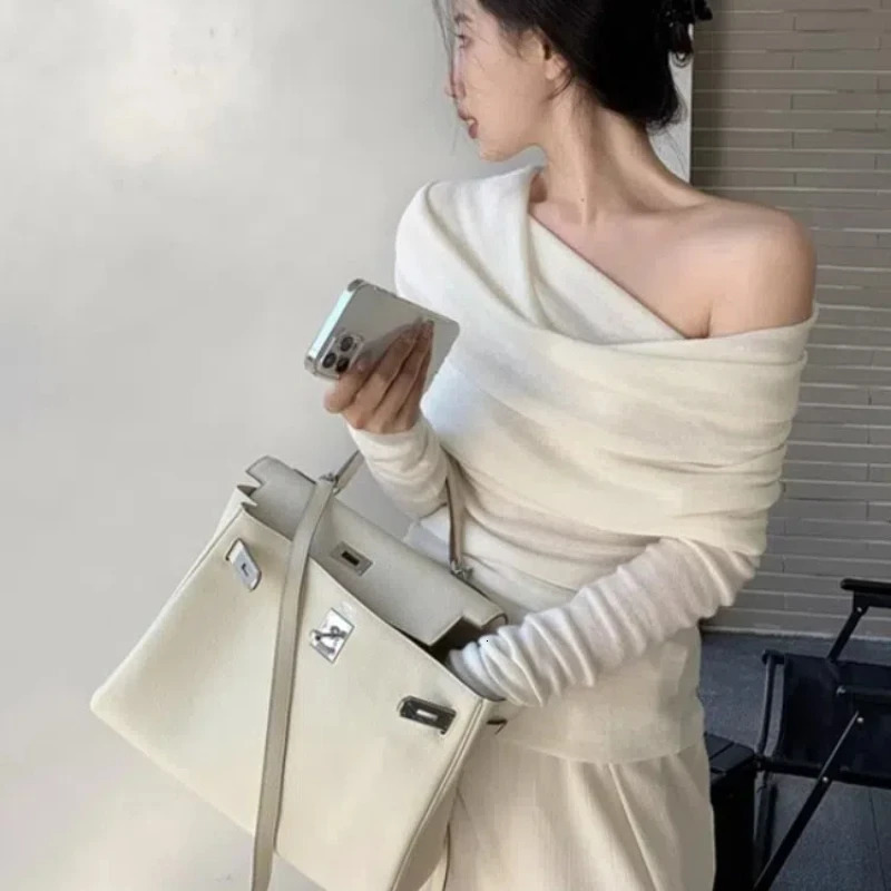 Autumn and Winter One Shoulder Sweater for Women Large Collar Off Shoulder Gentle Temperament Long Sleeve Knitted Sweater 132 250818