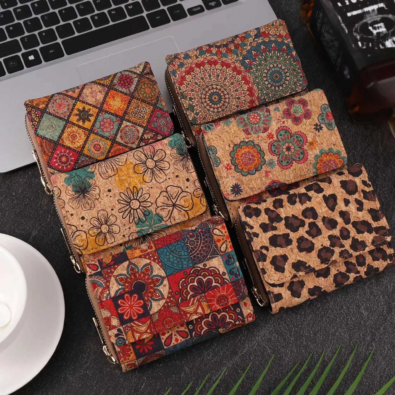 New Retro Wood Grain Short Wallet with Multifunctional Zipper Three Fold Buckle Unisex Portable Card Bag for Men and Women W250826