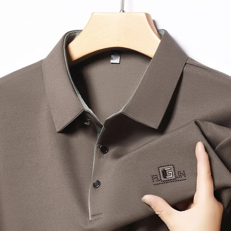 Mens Business Casual Short Sleeved Shirt with Badge Solid Color Polo Shirt Fashionable Breathable Comfortable Versatile Top250825