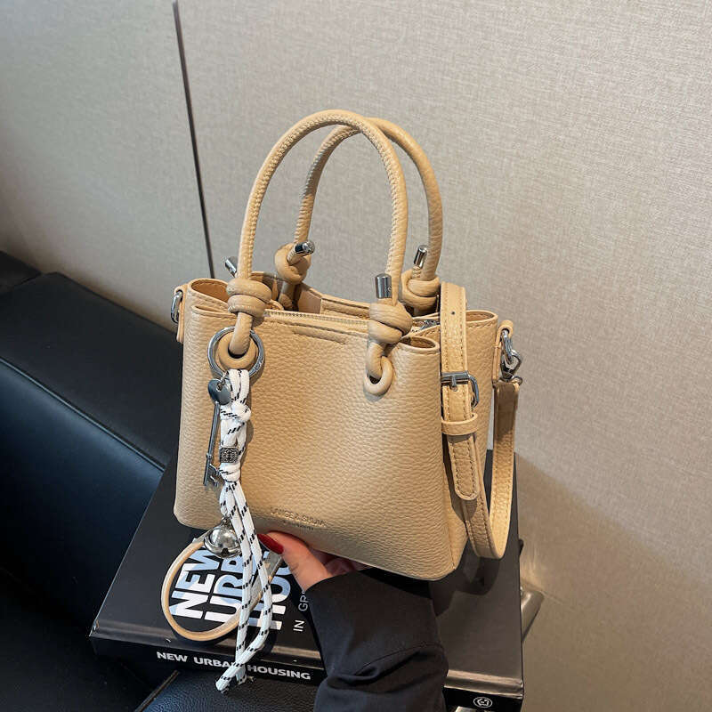 High-end Trendy Handheld Small Square 2025 Spring New Fashion Simple Shoulder Stylish Casual Crossbody Bag