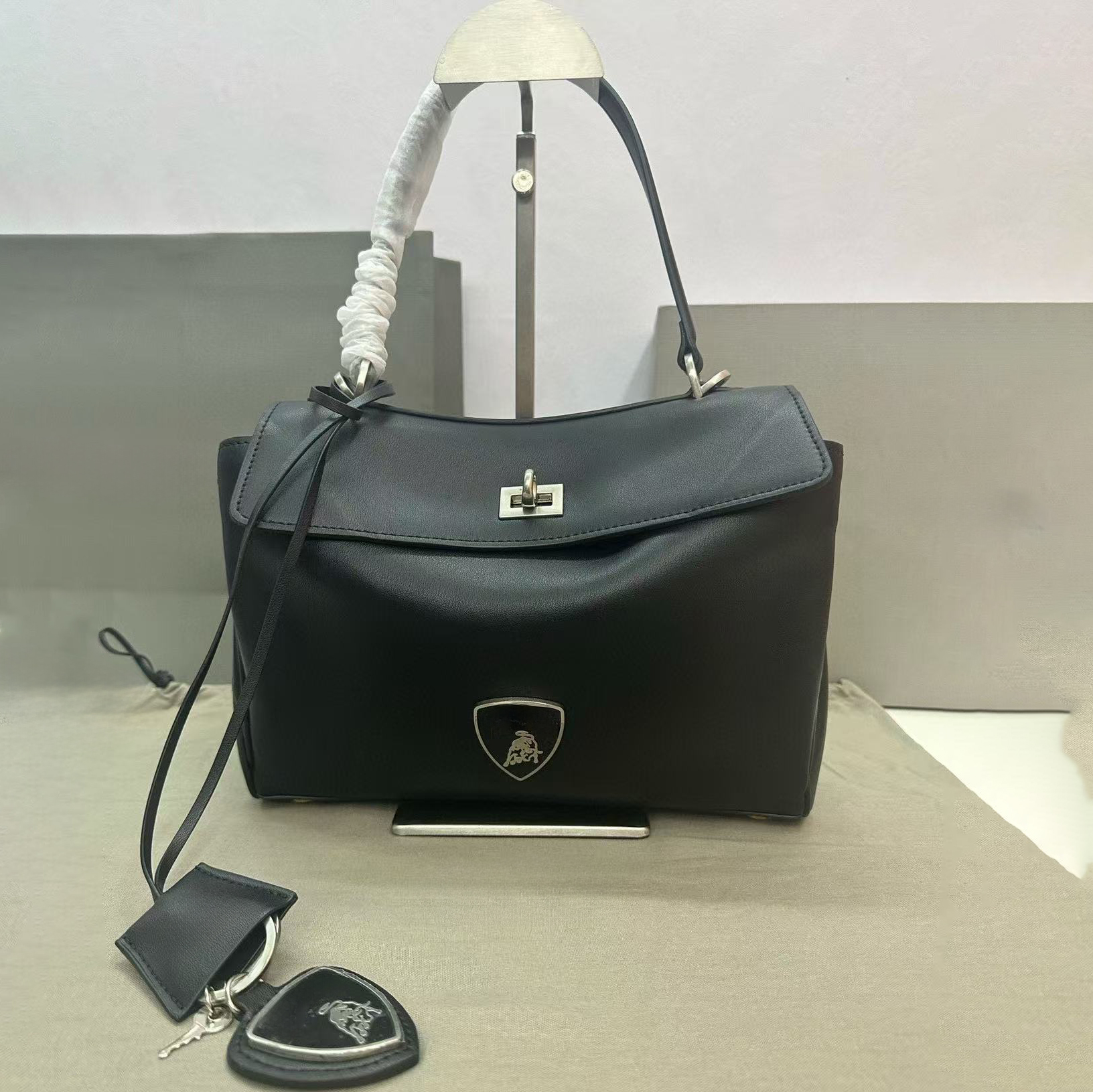 Women's Handbag Bel Air Large Hobo Bag Designer Shoulder Bag Large Capacity Lamborghini Co-Branded Bag Leather Tote Bag Crossbody Bag Clutch Tr