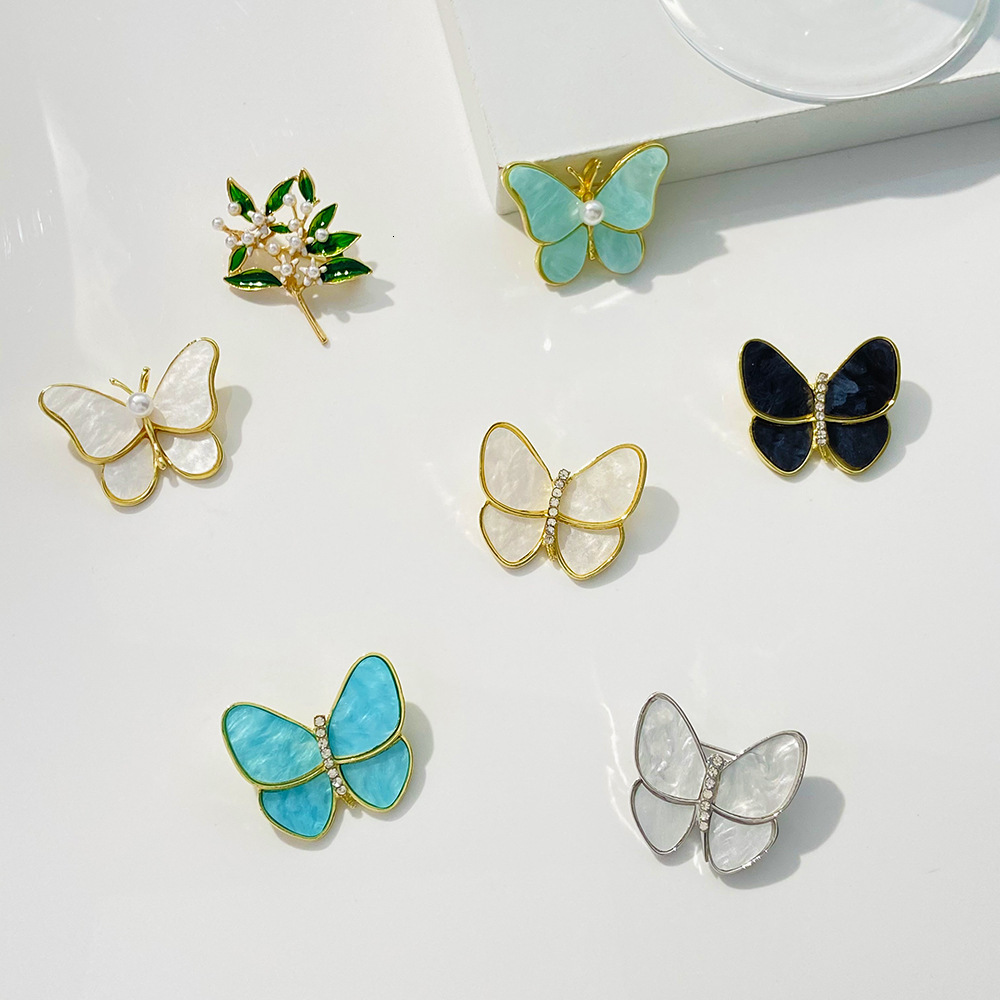 Pearl Butterfly Brooch for Women Preppy Grungy Cowgirl Western Coastal Cottagecore Art Deco Victorian Celtic Moroccan Korean Vintage Style