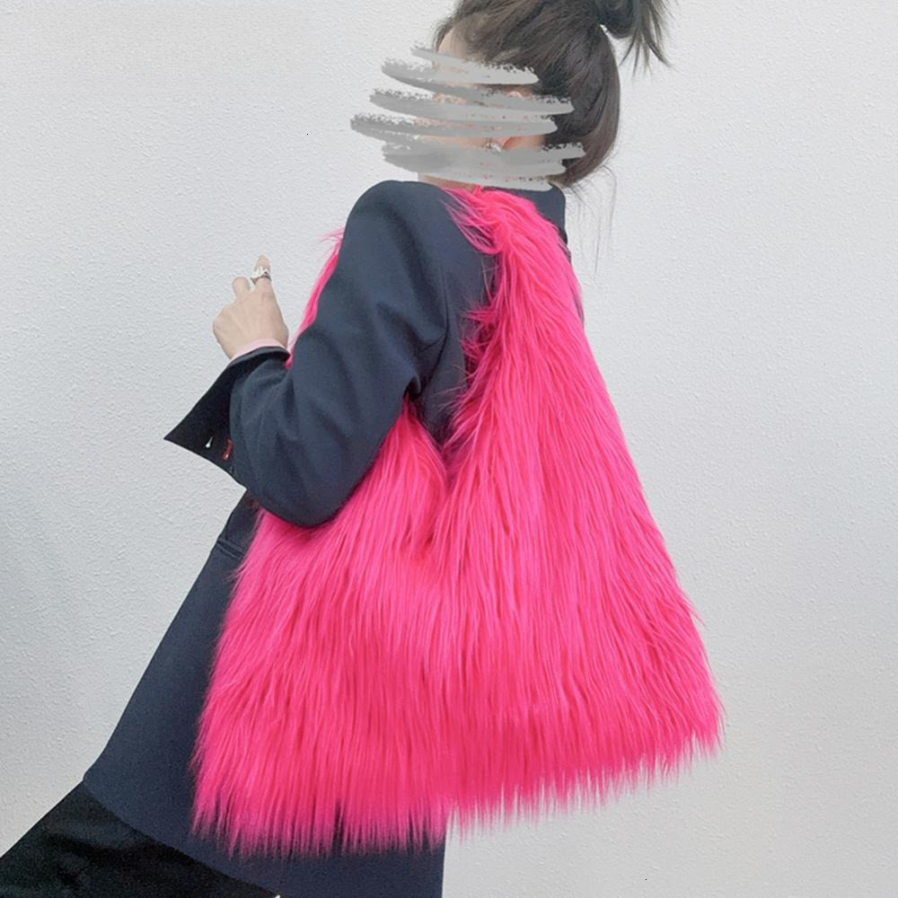 new model Women Fluffy Shoulder Hasp fashion bag Faux Fur trend Casual Plush Tote Handbag Versatile Large Capacity Fall wrap Winter Soft Bag