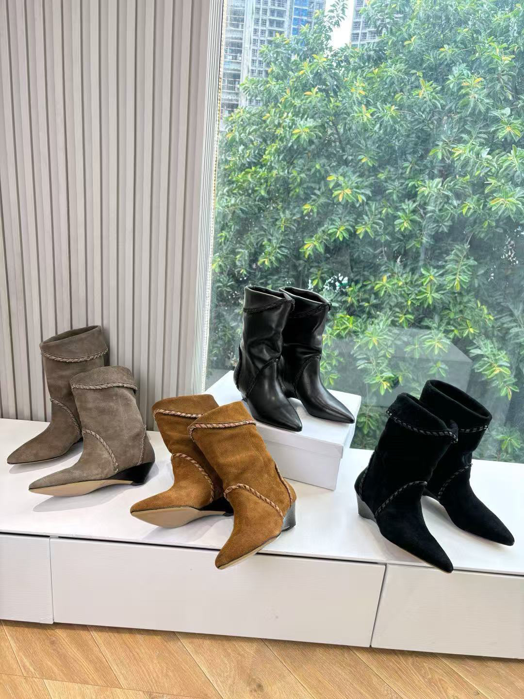 Designer Women Shoes Fashion EDOA Boots Luxury Soft Suede Leather Pointed Toes Boots Classic Laminated Leather Wedge Heels Boots Size 35-41
