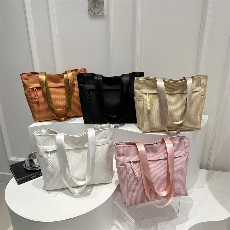 Fashion Women's Summer New Single Shoulder Underarm Large Capacity Tote Trendy Commuter Woven Bag Trend