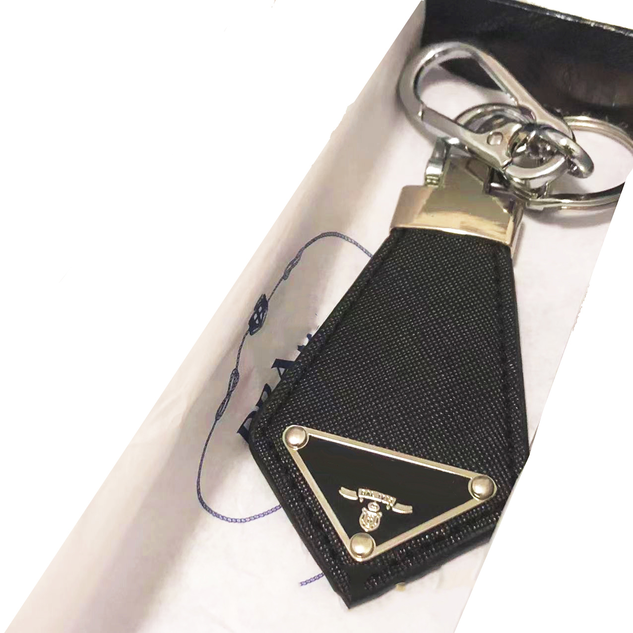 Luxury Designer Y2K Inverted Triangle Keychain with Metal Letters, High-End Charm for MenWomen, Stylish Bag Accessory & Key Ring, Elegant Key Chain