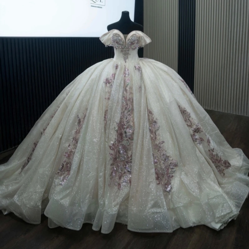 Ivory Shiny Quinceanera Dresses Off The Shoulder Sequin Applique Lace Beads Tull Ball Gown Vestidos De 15 Anos Sweet 16 Dress