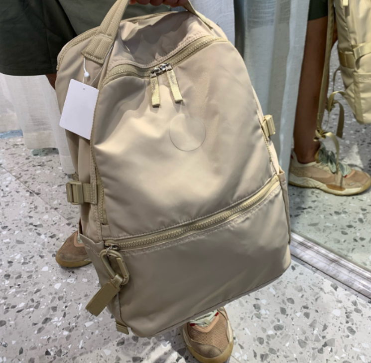 Designer Outdoor Bag Luxury Yoga Gym Backpack 22L Fashion Nylon Backpack Waterproof Outdoor Travel Bag Casual Large Capacity School Bag For Women Me