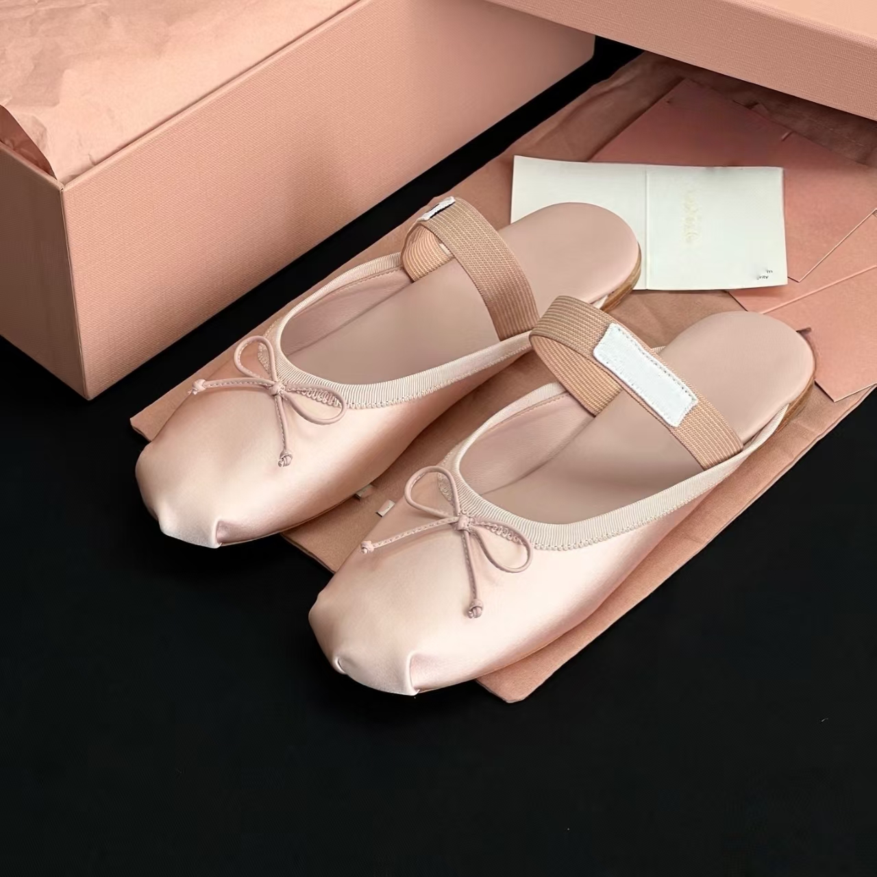 Top quality Real leather Silk Ballet mules slippers Flat sandals Slides for womens Round-toe slip on designer Vacation walking shoes Scuffs with box