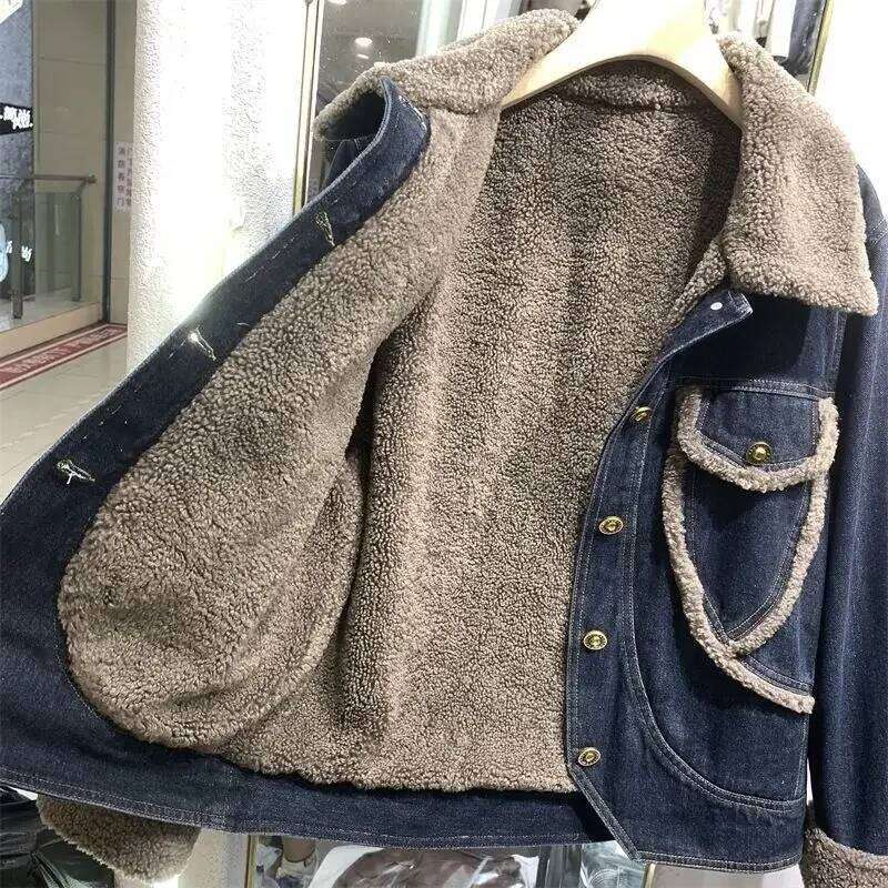 Women's Trench Coats With Fur Plush Short Denim Jacket For Women Padded Small Woman Jean Coat Warm Winter 2024 Cold Crop Outerwear Wool Inside