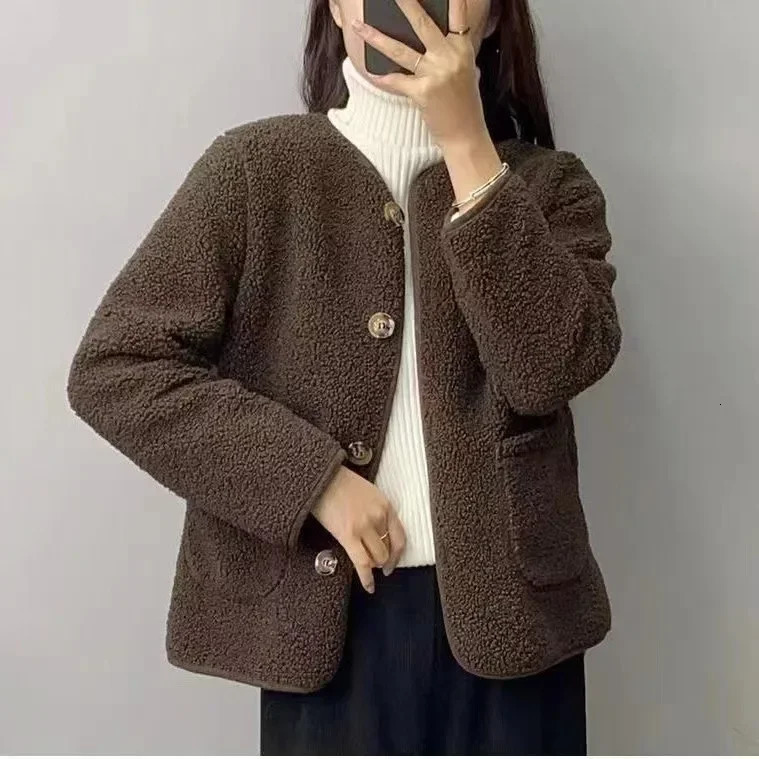 Lamb Fur Jacket Womens round Neck Oversize Short Outerwear Korean Style Autumn Arrival Fashionable Small Size Friendly 250825
