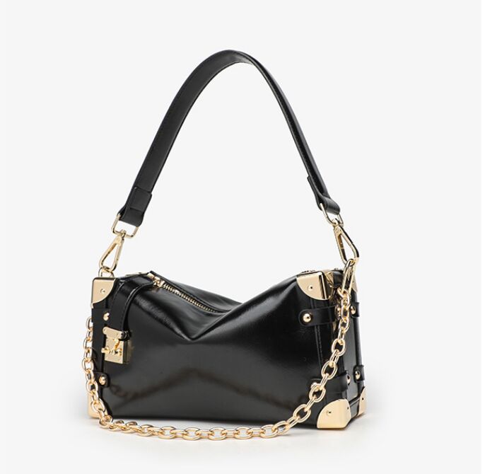 Luxury High Quality Fashion Pillow Bag New Leather Soft Box Handbag Retro Rivet Small Square Bag High-End Cowhide oulder Crossbody Bag Briti Leisure
