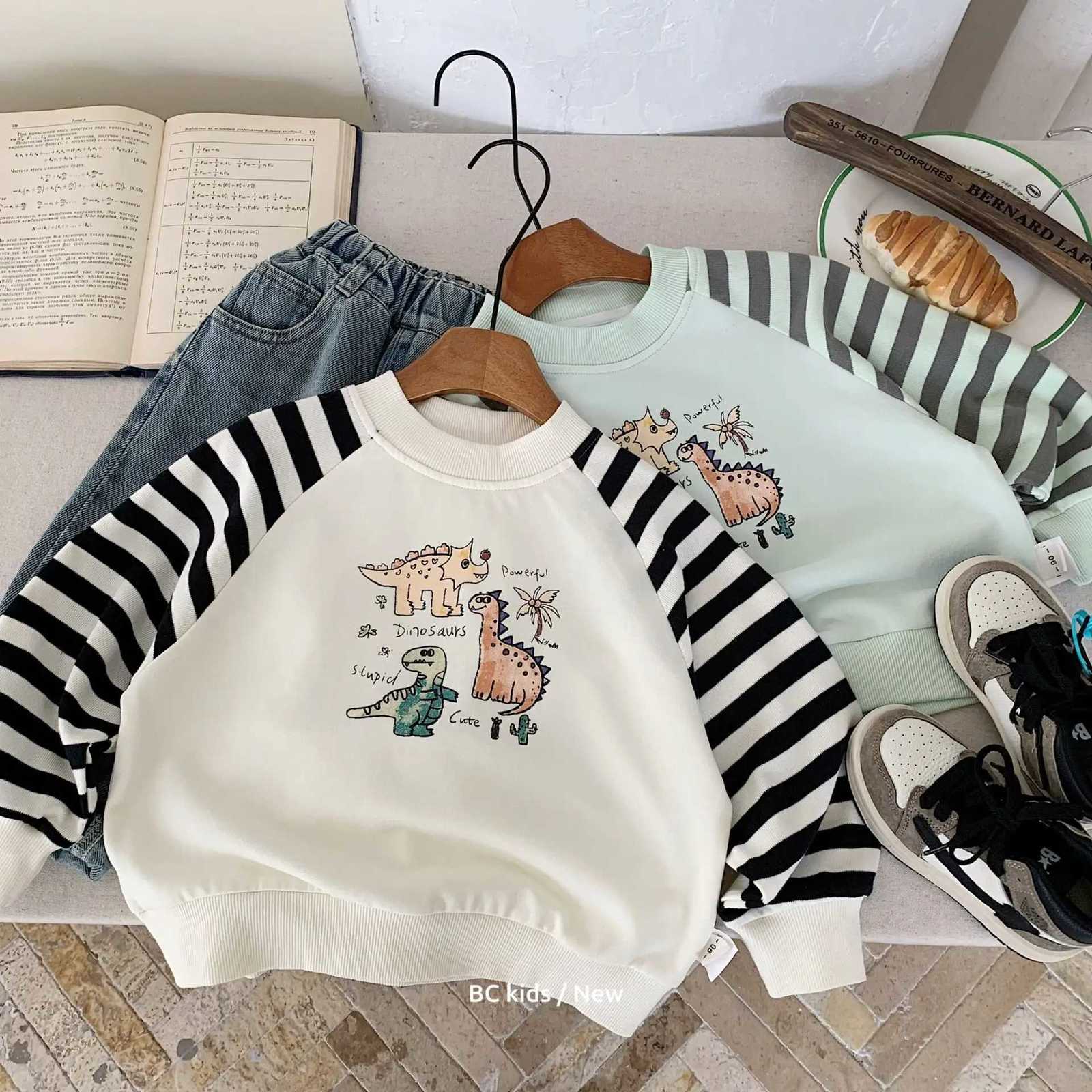 2025 Autumn Toodler Boys Tops Dinosaur Printed Round Neck 18Y Boys Tshirt Striped Raglan Sleeves Kids Baby Boys Sweatshirts Z250826