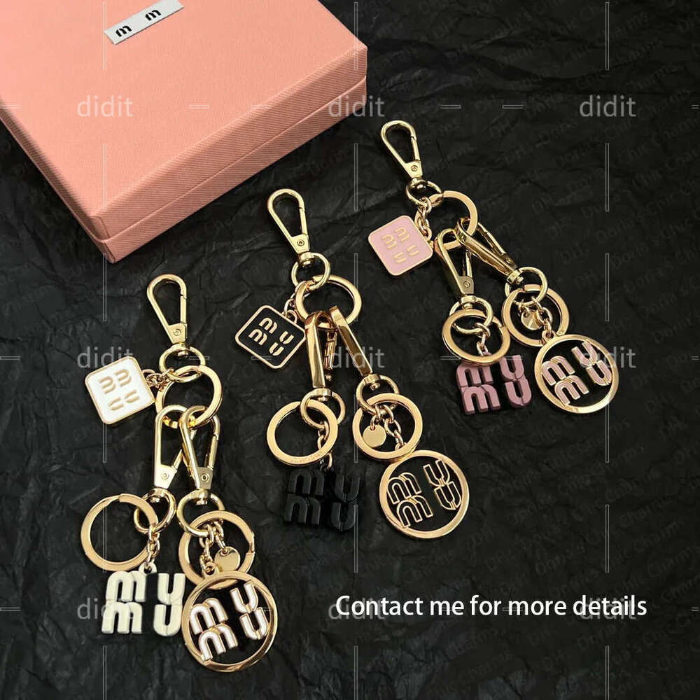 designer keychain bag charm Fashion Trend M Car Keyring Flower Pearl Keychain High Quality Giveaway Gift nice