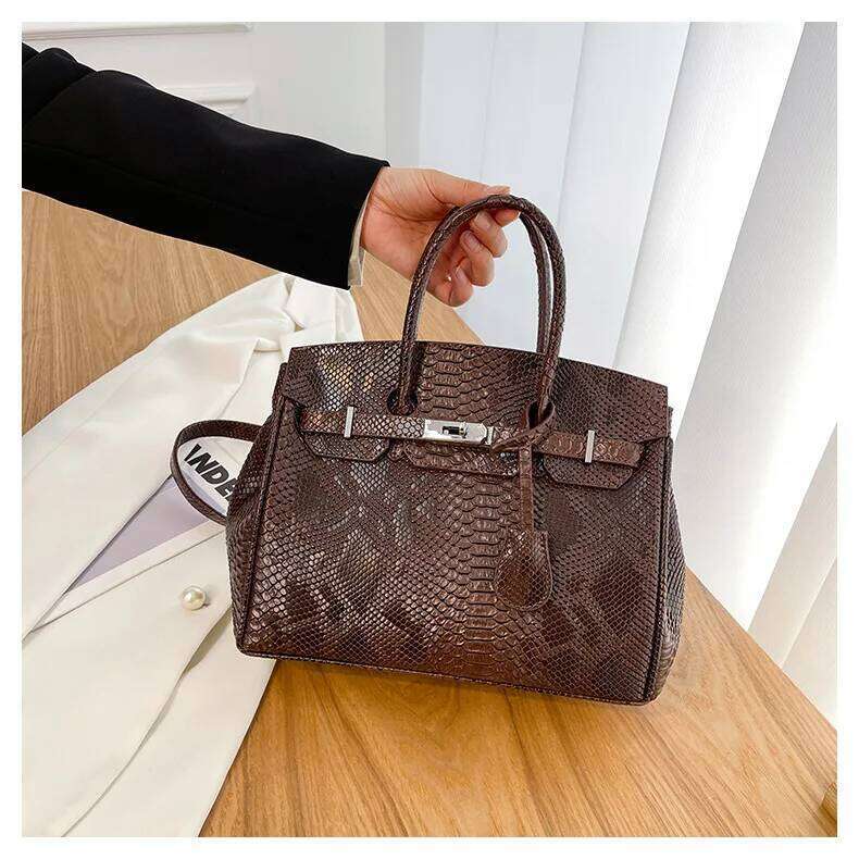 Hot Selling Modern Women's European Tote , Vintage-Inspired Large Capacity Bag With Shoulder & Crossbody Options Ideal For Daily Fashion Design