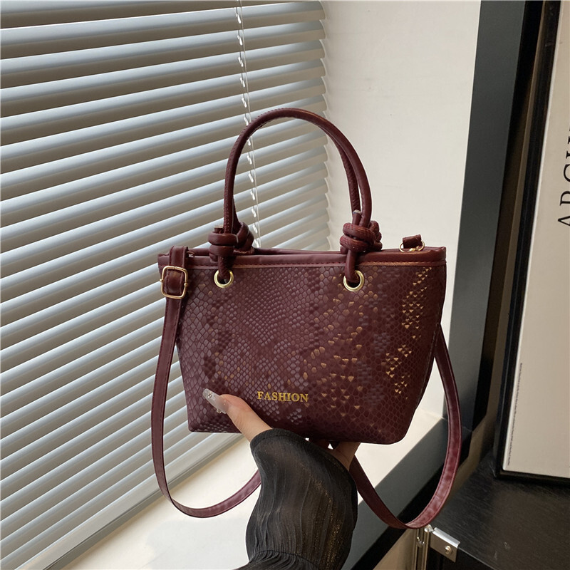 Large Capacity New Fashion Solid Color Simple Trendy Crossbody Underarm Shoulder Bag