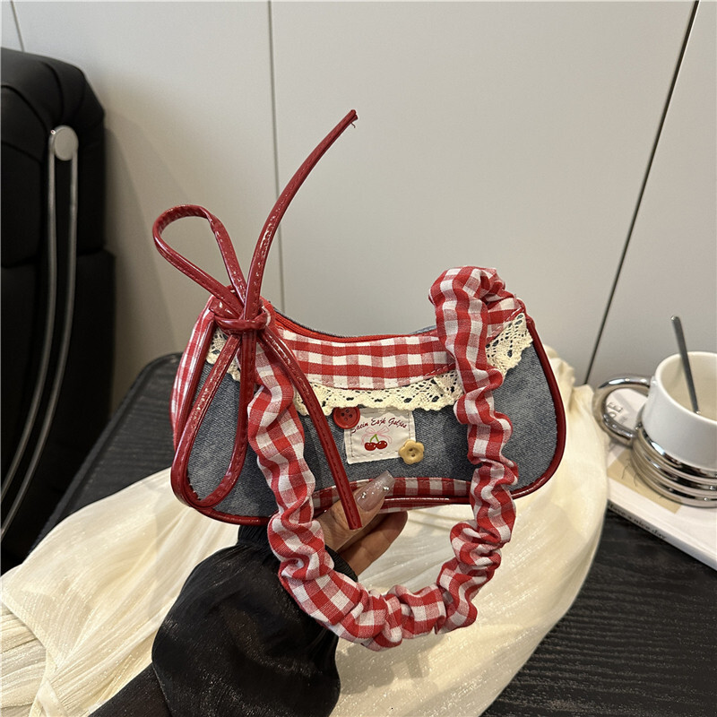 Cute Plaid Fresh Commuter Pleated Patchwork Design Large Capacity Casual Handbag Underarm Single Shoulder Bag