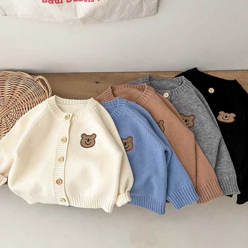 ute Bear Knit Baby Girl Coat Childrens Knitted Cardigan Long Sleeved Top Baby Sweater Outdoor Wear Baby Clothes New Born Z250826