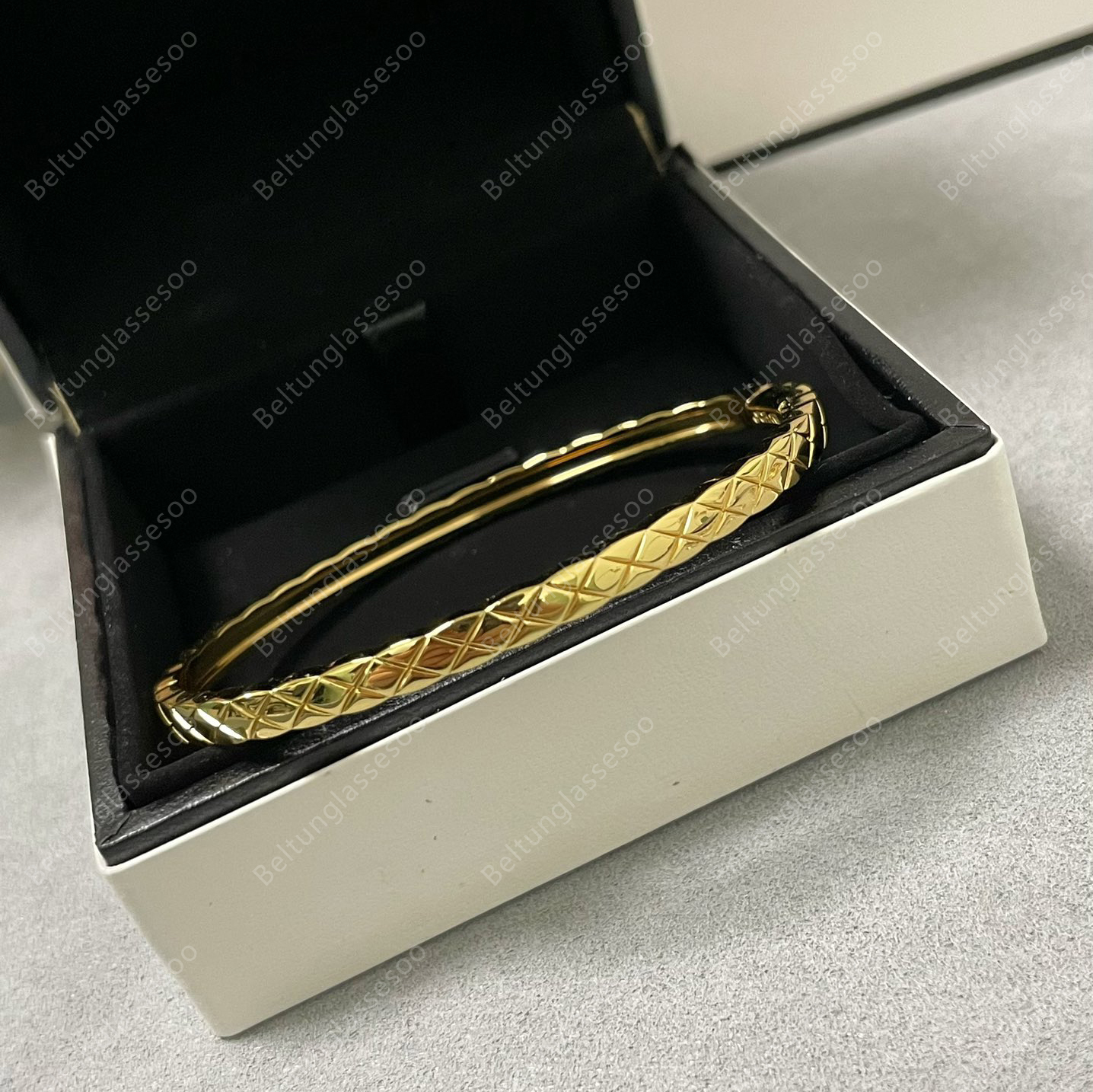 Luxury Designer Bracelet Rhombus Engrave Diamonds Bangle 18K Gold Plated Fashion Rhombus Bracelets High-end Jewelry S925 Silver with Gift Box Packin