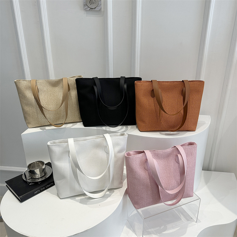Fashion Commuter Large Capacity Straw Woven Trendy New Summer Popular Personality Single Shoulder Tote Vacation Bag for Women